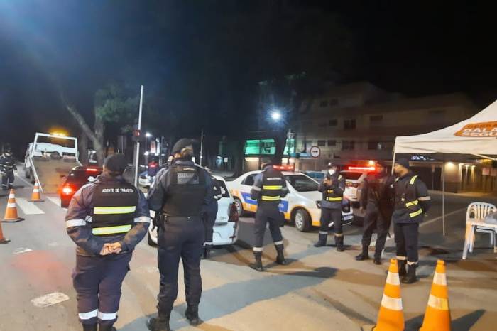 Efetivos de segurança pública atuaram no combate às infrações, com abordagens e recolhimento de veículos