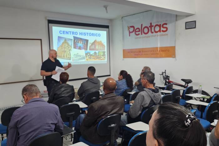 Doze profissionais acompanharam oito horas/aula e receberam certificado