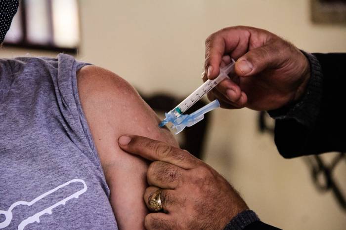 O imunizante Pfizer está disponível para segunda dose ao público de 12 a 17 anos e para adolescentes imunossuprimidos, gestantes e puérperas iniciarem ou completarem o esquema de vacinação contra o coronavírus