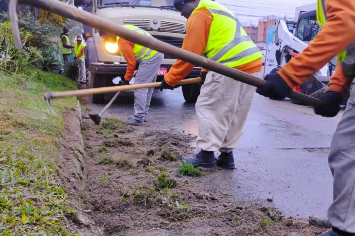 Prefeitura promove mutirão de limpeza, recolhimento de entulhos e de drenagem a partir da Cohab Lindóia