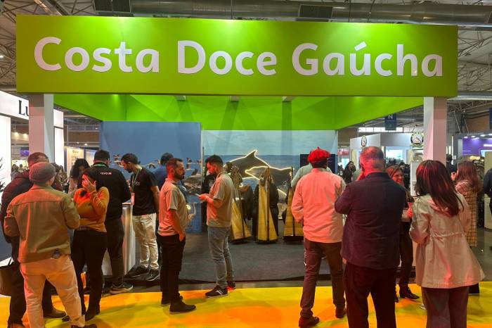 A feira, que terminou neste sábado (09), contou com distribuição de doces de Pelotas e vídeo promocional sobre a cidade.