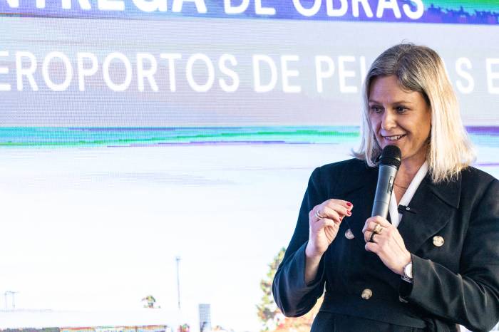 Durante a cerimônia, também foi assinalada a conclusão da requalificação do aeroporto de Bagé. Somados, investimentos chegam a R$ 94 milhões