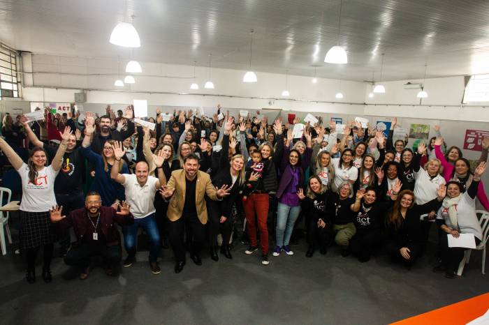 Iniciativa do eixo prevenção social do Pacto Pelotas pela Paz busca facilitar a relação entre cuidadores e crianças, estimulando o desenvolvimento saudável na primeira infância