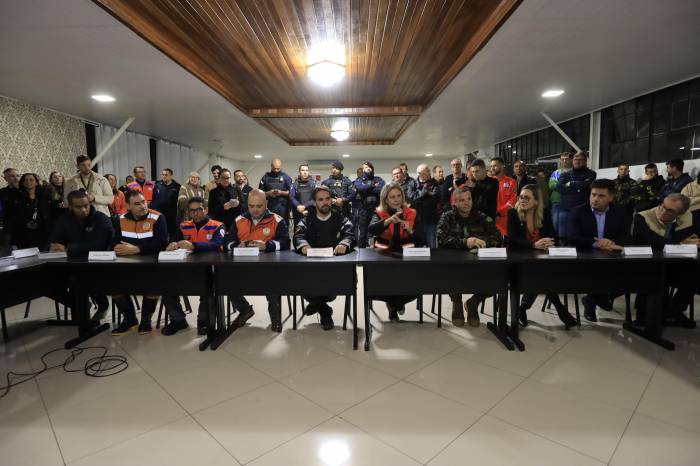 Regiões inundadas, como Laranjal, Z3 e Pontal da Barra, permanecem em vermelho. De acordo com especialistas, município encaminha-se para o fim da crise climática