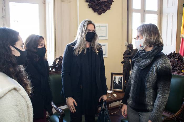 Diretora do Instituto Geral de Perícias apresentou à prefeita Paula Mascarenhas sugestões para tornar o serviço mais rápido, com a colaboração do Município