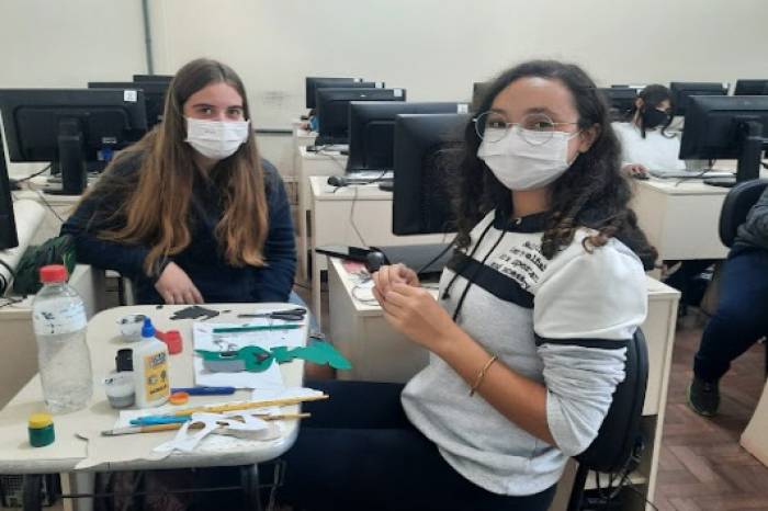 Com uma versão robotizada do gato mascote da escola, estudantes do Colégio Pelotense representaram o município no evento realizado em São Leopoldo