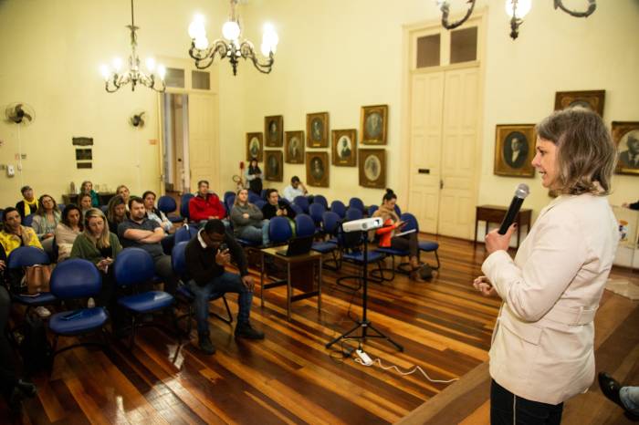 Prefeita Paula Mascarenhas participou da cerimônia, que contou com apresentação da nova fase de qualificação da Atenção Primária em Saúde de Pelotas
