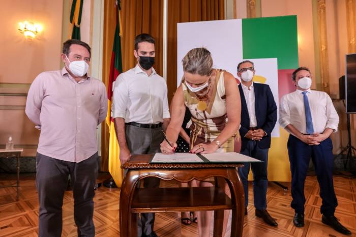 Em evento realizado na capital, a prefeita Paula Mascarenhas e o governador Eduardo Leite assinaram o convênio para a liberação dos recursos por meio do programa Avançar no Turismo