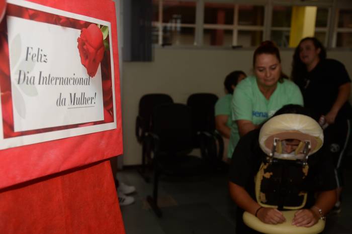 Lanche especial, flores, bombons e até massagem foram uma forma de agradecer e estimular a doação de sangue
