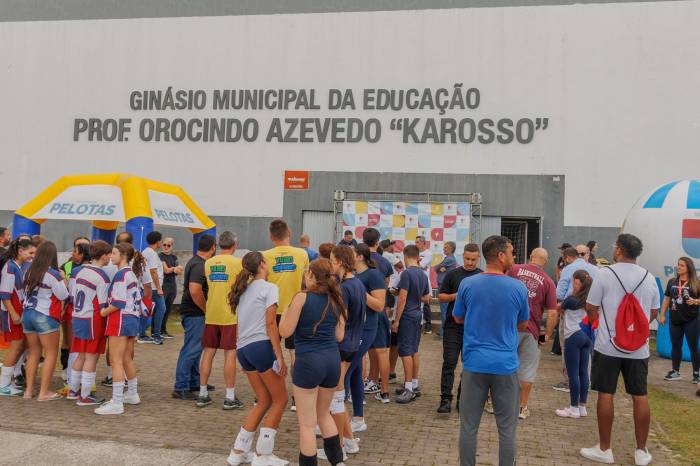 Jepel começa com a disputa de jogos de futsal infantil feminino entre três escolas