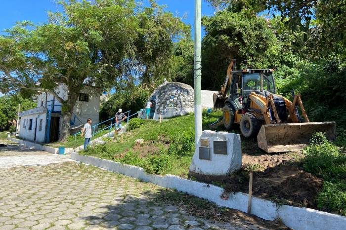 Durante o período das intervenções, Prefeitura pede aos fiéis que mantenham distância para evitar acidentes