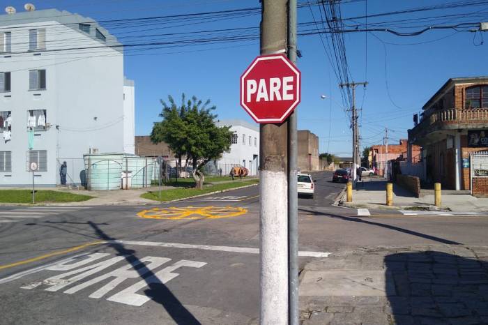 Novo sistema organiza o trânsito no cruzamento, proporcionando mais segurança aos motoristas