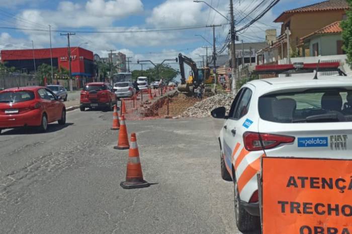 Obras de melhorias concentram-se nas proximidades da rotatória da avenida 25 de Julho
