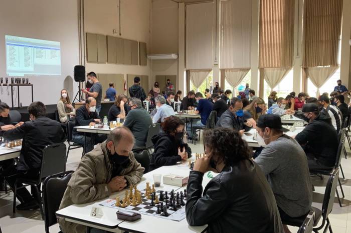 No evento, que teve o apoio da Prefeitura, foram classificados 12 enxadristas na categoria Adulto e 17 nos jogos Escolares