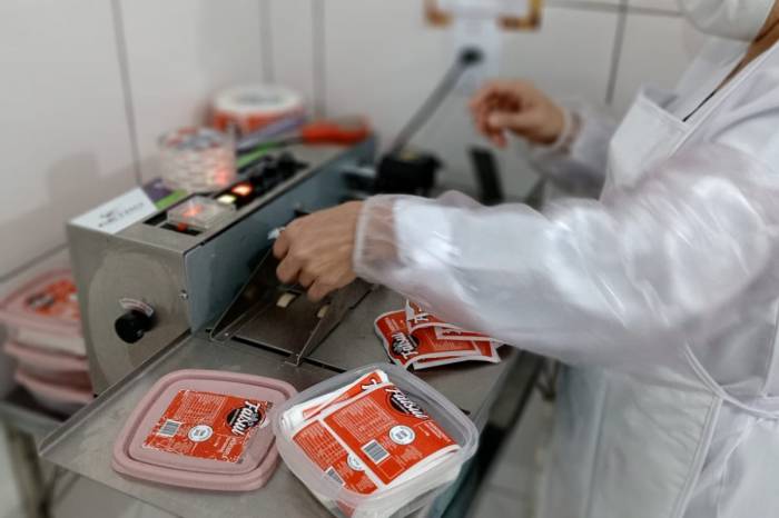Grupo visita agroindústrias para verificar estruturas e receber esclarecimentos do Serviço de Inspeção Municipal da Prefeitura