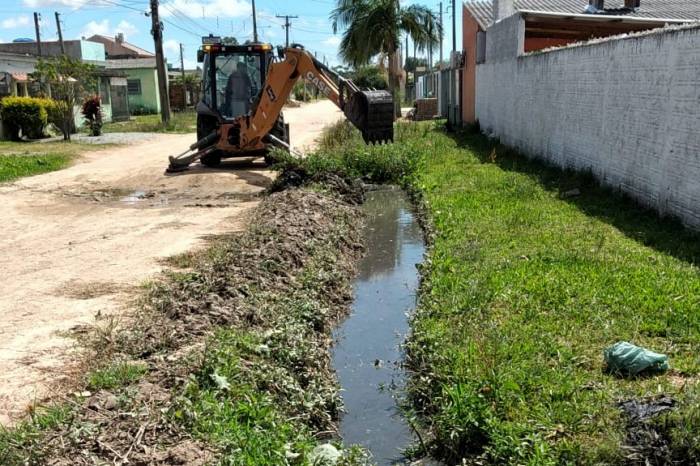 Ação da Secretaria de Serviços Urbanos e Infraestrutura (Ssui) visa impedir alagamentos no local, problema considerado “histórico” pelos moradores
