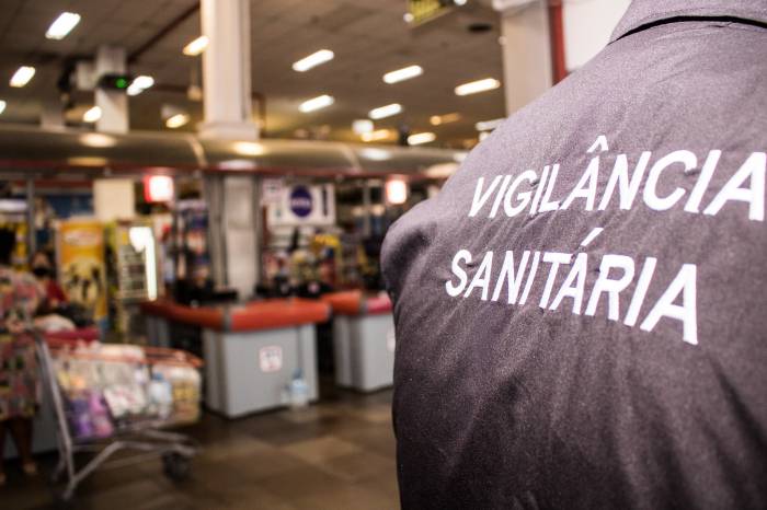 Entre todos os estabelecimentos fiscalizados quatro tiveram que fazer adequações e dois foram autuados