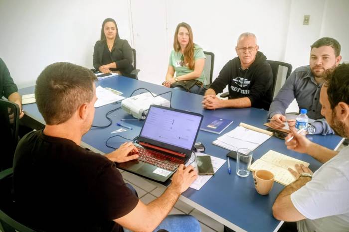 Encontro nesta quinta-feira (18), que terá periodicidade mensal, foi o primeiro entre poder público, permissionários e concessionária do espaço
