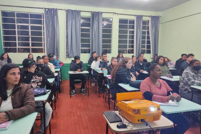 Estudantes da modalidade poderão fazer também cursos profissionalizantes