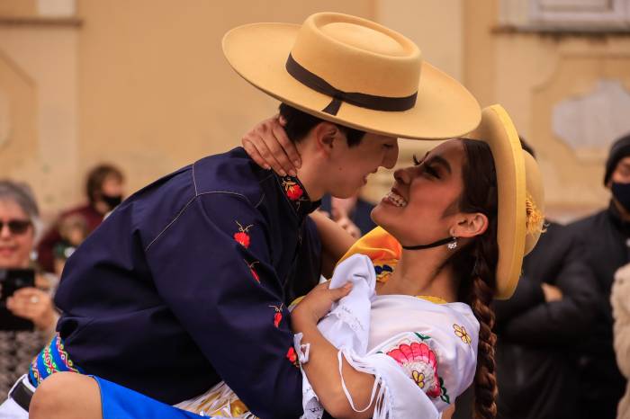 Prefeito em exercício acompanha as atividades da programação do 5º Festival Internacional de Folclore e Artes Populares de Pelotas