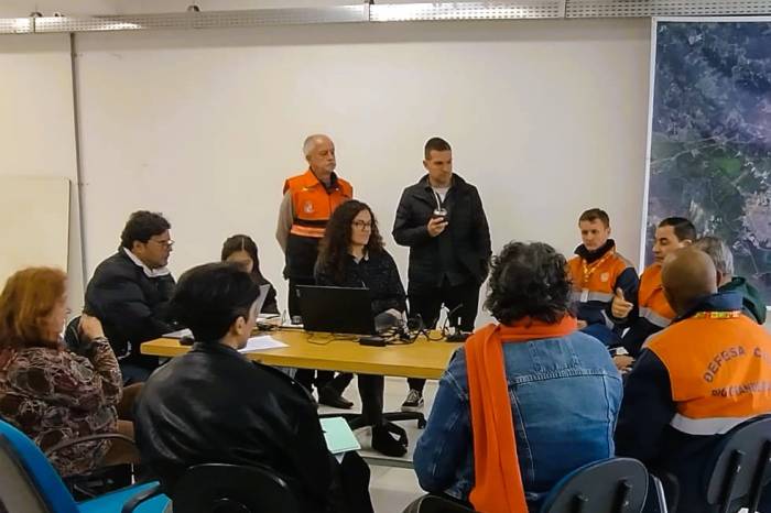 Reunião desta terça-feira (22) na Secretaria de Urbanismo (Seurb) contou com presença do coordenador regional da Defesa Civil, Márcio André Faccin