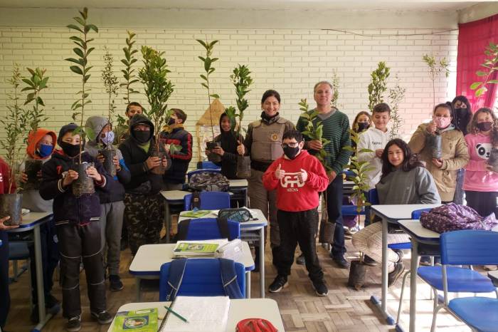 Unidades educacionais públicas recebem trabalho educativo ministrado pela Prefeitura e Patram