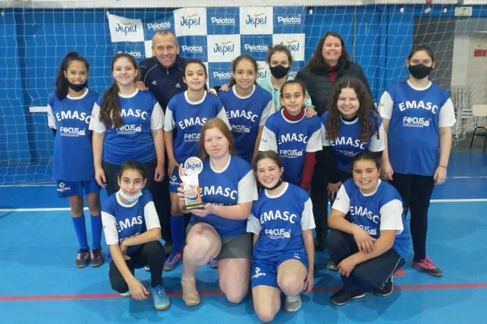 Equipe feminina juvenil da Emef Arthur da Souza Costa conquistou o título de campeã e a masculina ficou em terceiro lugar