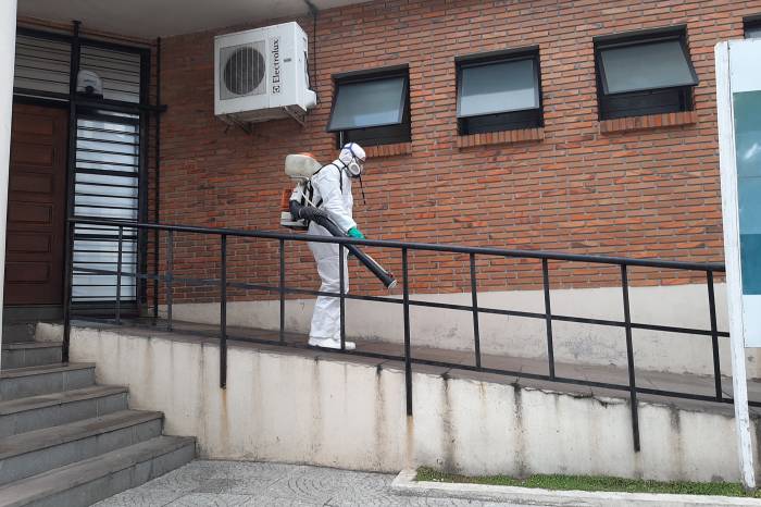 Nenhuma empresa de dedetização e desinfecção é “credenciada” ou “recomendada” pela Vigilância para prestação dos serviços