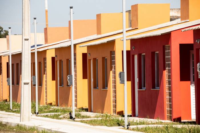 Cerimônia de entrega oficial das novas unidades habitacionais deve ser realizada na primeira quinzena de maio