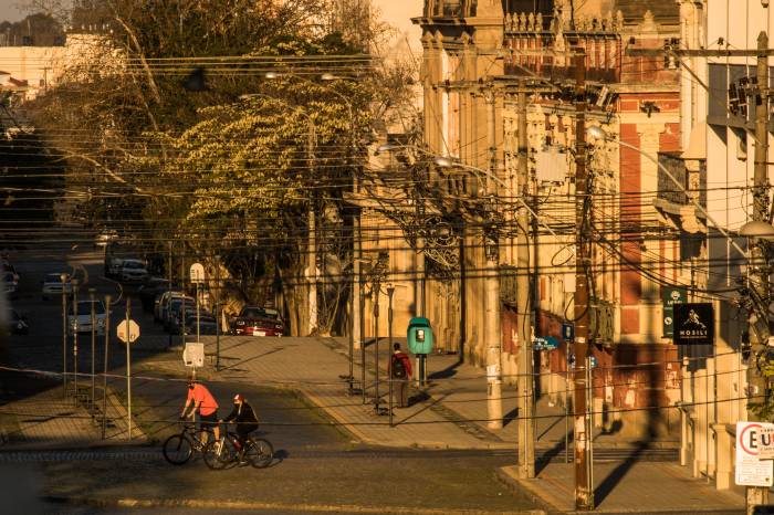 À véspera de lockdown, Estado determina região com risco alto para coronavírus