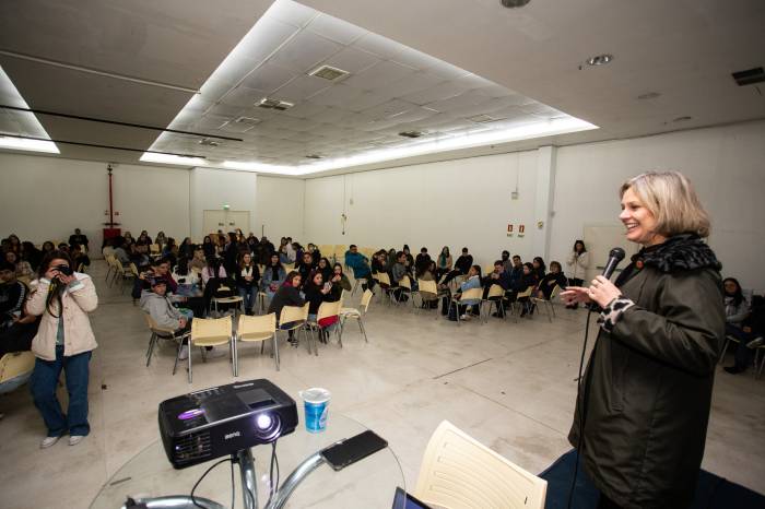 Com a participação de cinco municípios, evento contou com abordagem de temas como protagonismo juvenil e mercado de trabalho
