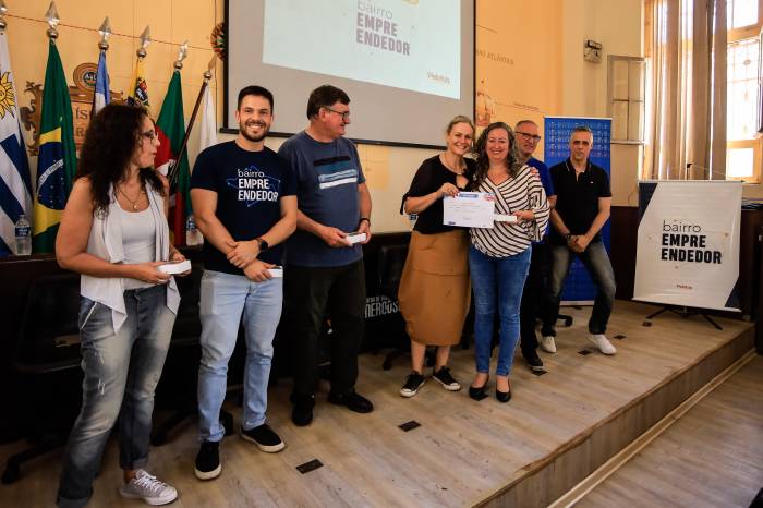 Os integrantes do Programa no Navegantes foram 17 empreendedores, 27 professores e 57 estudantes