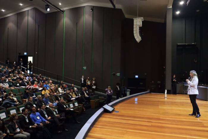 1º Seminário dos Regimes Próprios de Previdência Social reúne profissionais e servidores públicos da Zona Sul. Durante o evento, foi assinado Termo de Adesão do Município ao Pró-Gestão