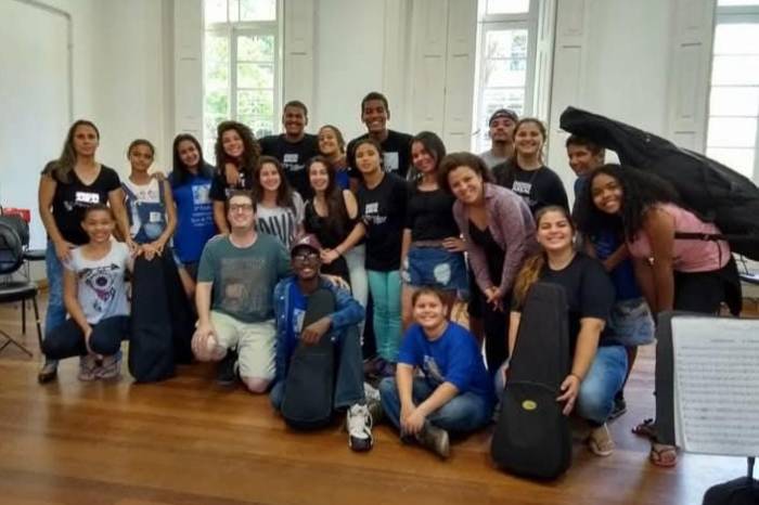 Participação inclui aulas e apresentações, destacando o talento local na cena musical, com apresentação ao público no dia 23, às 19h no Teatro do Sicredi