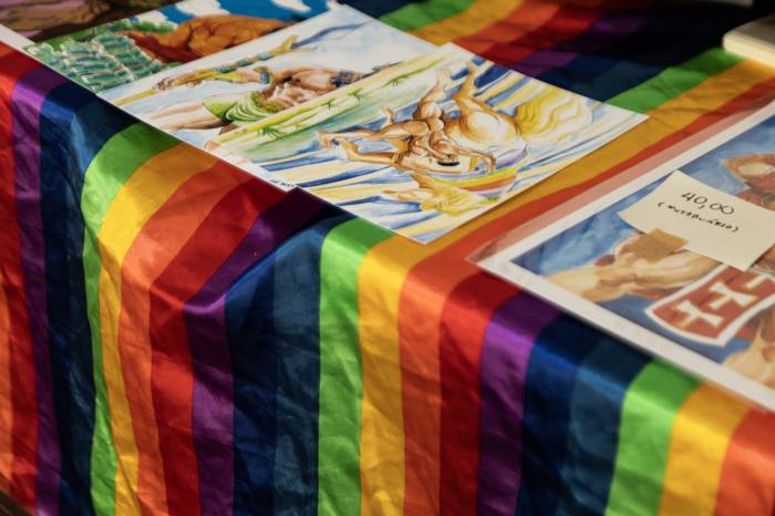 Feira de Artesanato e roda de conversa ampliam os debates acerca dos direitos da comunidade LGBTQIAPN+