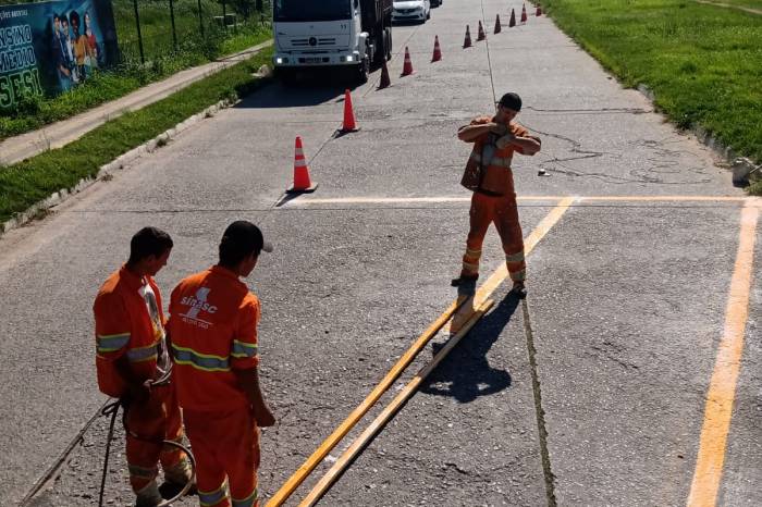 Instalação do equipamento para segurança no trânsito é resultado de parceria da Prefeitura com o Sesi