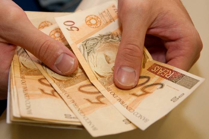 Quinto dia útil cairia na próxima terça-feira (9), devido ao expediente facultativo no dia 1º e ao feriado no dia 2