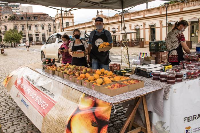 Conforme Decreto de enfrentamento à pandemia, a comercialização não ocorrerá por quatro dias em Pelotas
