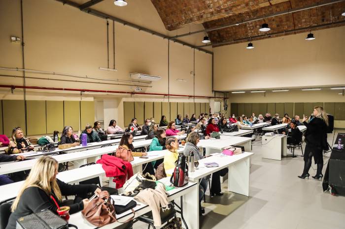 Seminário teve o objetivo de avaliar e reorganizar as metas das Escolas Municipais de Ensino Fundamental para os próximos meses deste ano