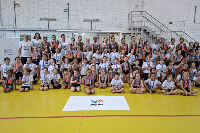 O projeto de ginástica reuniu todos seus atletas para um evento de integração e com muita coreografia