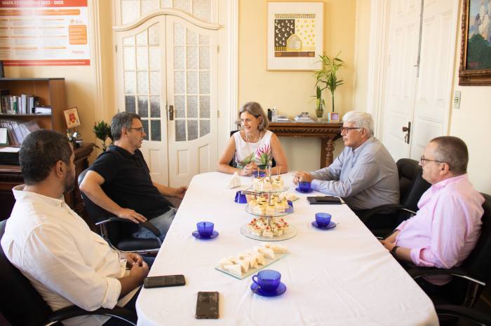 Prefeita Paula Mascarenhas e prefeito Fábio Branco definiram as bases para o desenvolvimento de ações cooperadas nas áreas do desenvolvimento, turismo e gestão pública