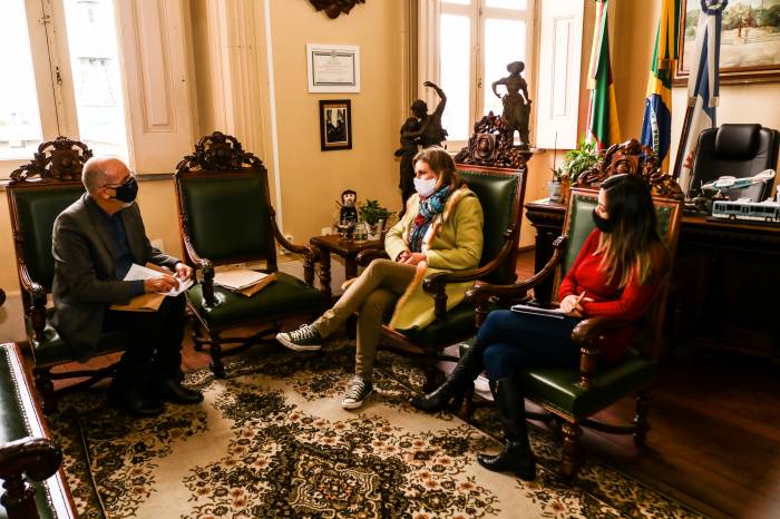 Vicente Amaral também levou à prefeita Paula demandas das comunidades do Fragata e Areal