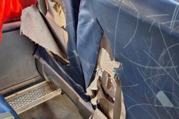 Depredações no interior dos ônibus e suposta sabotagem em motores poderá deixar a população sem transporte para a colônia