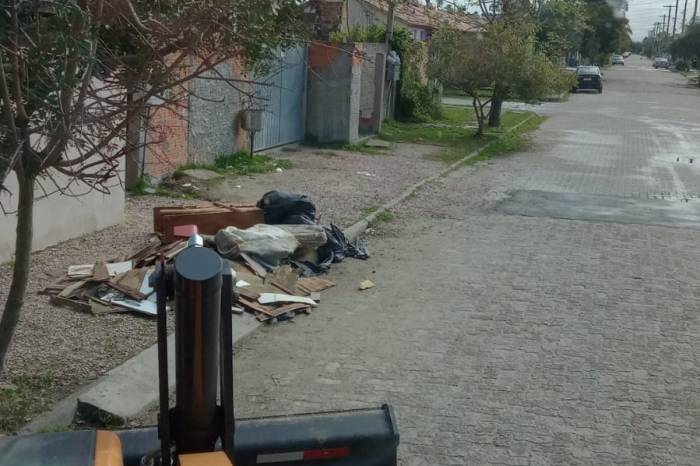Moradores do Loteamento tiveram a oportunidade de descartar, gratuitamente, materiais acumulados em suas casas