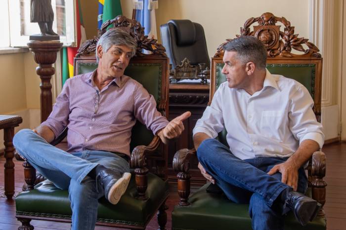 Projetos de moradia, reconstrução e proteção contra cheias, foram temas centrais da reunião