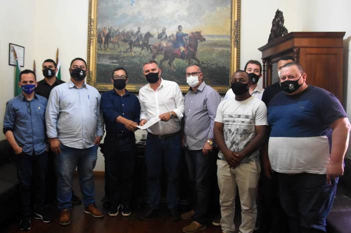 Em reunião com o Legislativo, Secretaria de Governo e Ações Estratégicas estabeleceu alguns parâmetros iniciais. Executivo ouviu vereadores e conversará com outros segmentos