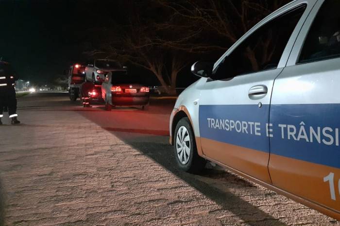 Equipes das forças de segurança atuam para combater aglomerações e festas clandestinas na cidade, práticas proibidas pelos decretos municipais de enfrentamento à pandemia