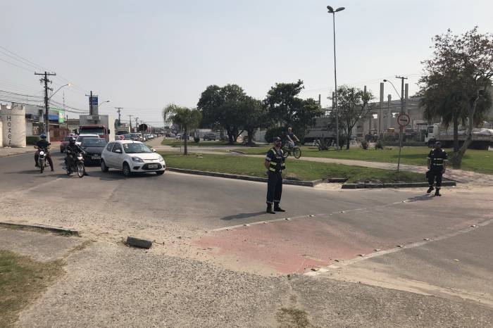 A alteração no trânsito entre a praça 1º de Maio (do Colono) e a rua Alexandre Vieira da Cunha terá início nesta segunda-feira (27)