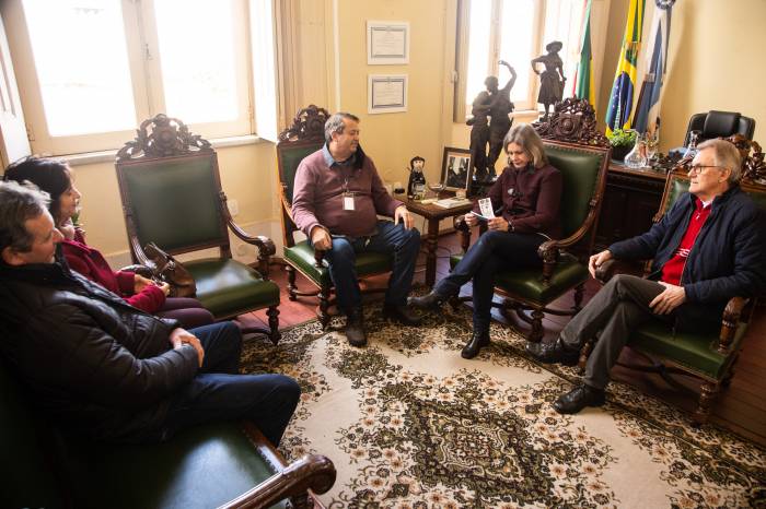 Prefeita e vice-prefeito recebem convite para o evento, que será realizado na colônia depois de dois anos suspenso devido à pandemia