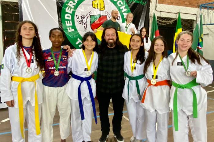 Equipe conquistou 17 medalhas em duas categorias